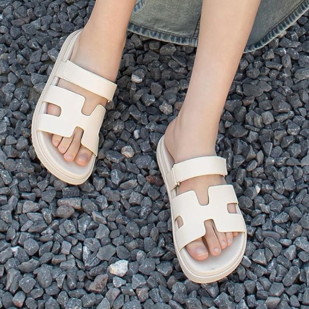 Amazon Essentials Cream Athletic Shoes H-Style Strap